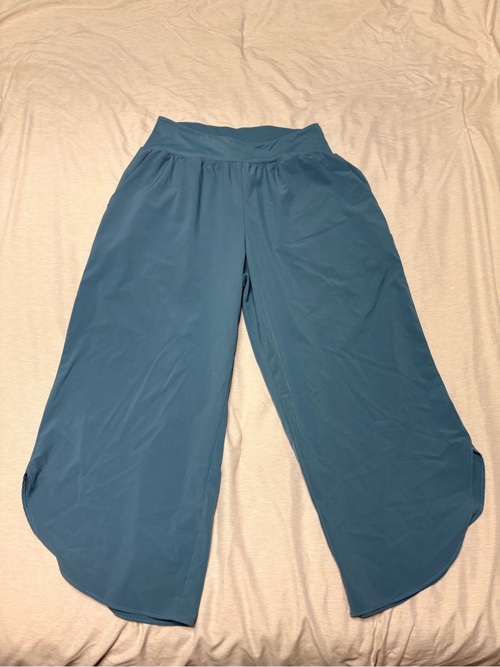 HALARA Slate Blue highwasted crossover quick dry resort pants with pockets M